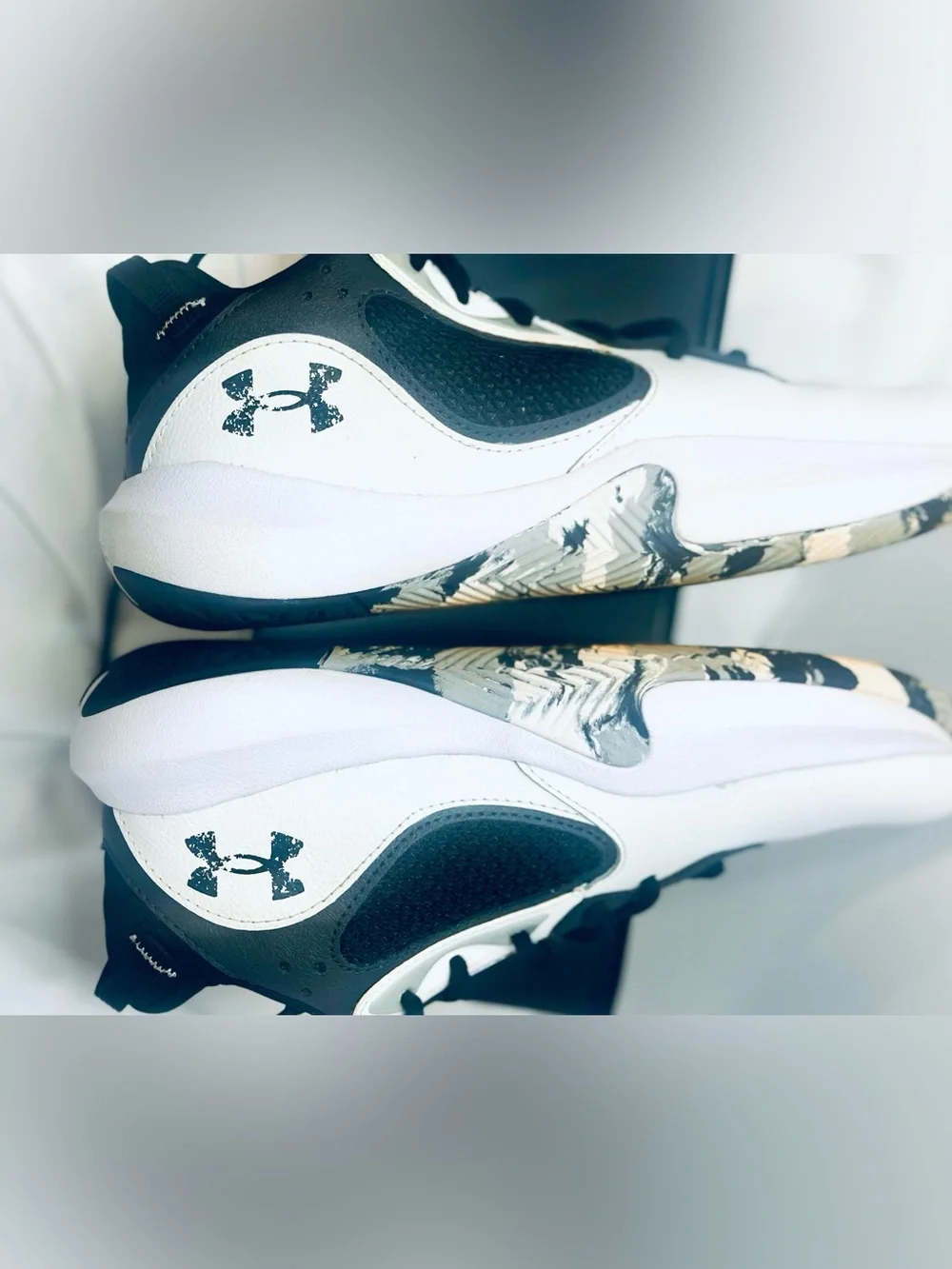 Under Armour Kids White Black Athletic Shoes with Camo Patterned Sole 5.5